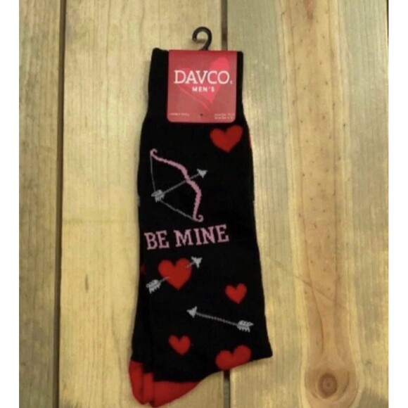 DAVCO Men's Size 6-12 VALENTINE'S DAY Black *Be Mine* SOCKS - Picture 1 of 1